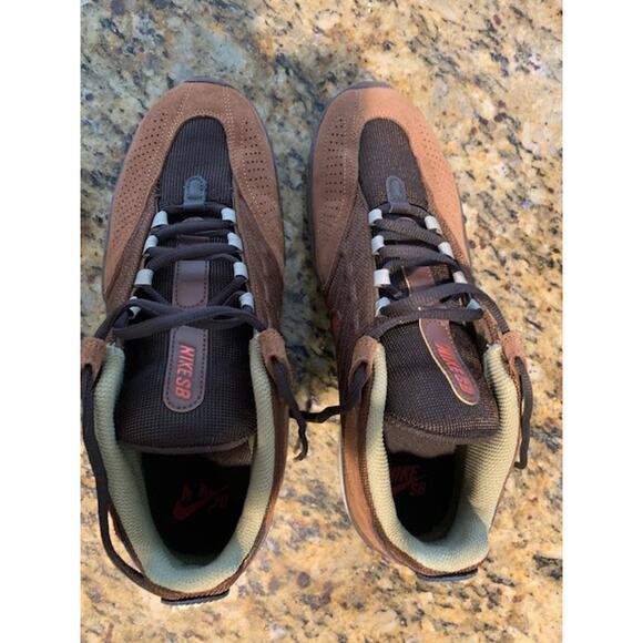 Men's Size 11 Nike SB Vertebrae Shoes - Picture 2 of 7